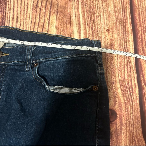 Women’s Duluth Trading Co. Straight Jeans Medium Wash Size 12 x 33 - Picture 3 of 6